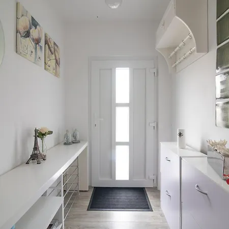 Rosie Apartment Valbandon